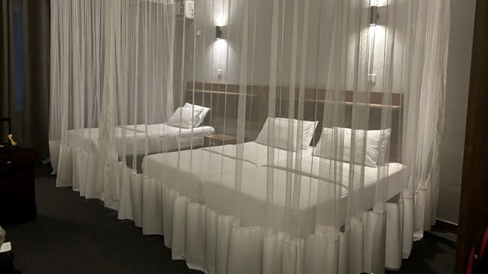 hotel room 2023